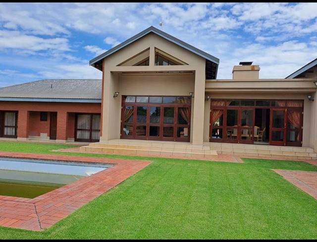 5 BEDROOM HOUSE FOR SALE IN ROODEPLAAT DAM